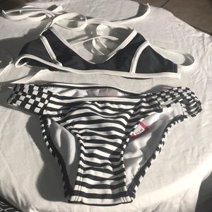 NWT 2 pcs bikini size XS